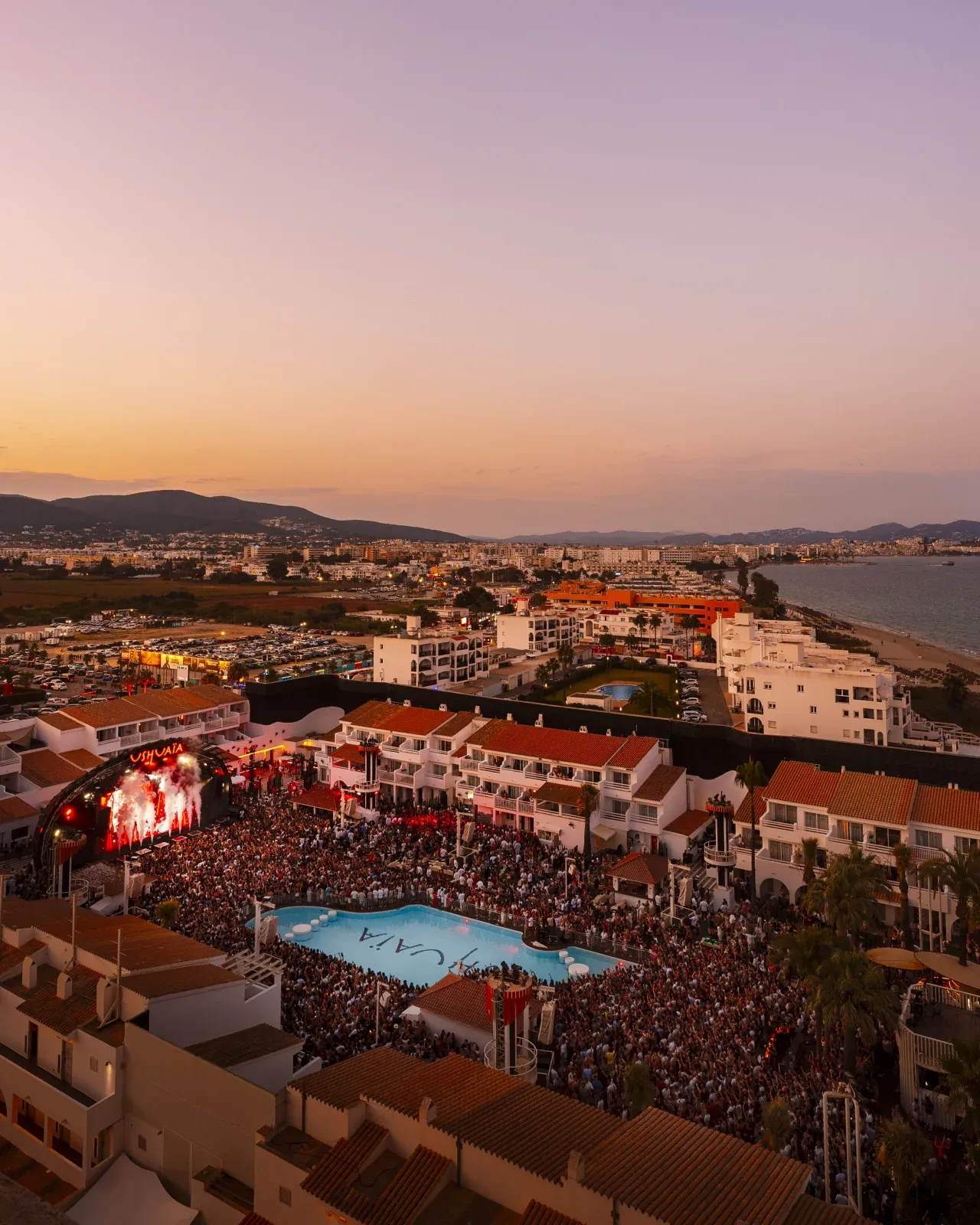 Meet the Sea - Noche de club en Ibiza